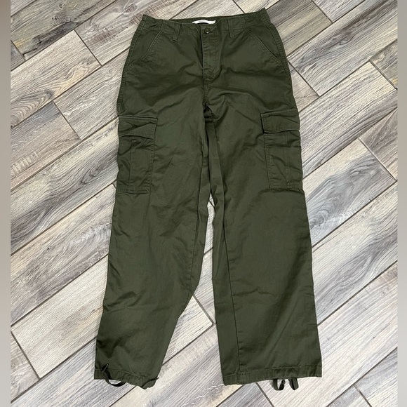 Levi's Olive Straight Leg Cargo Pants - Picture 1 of 5